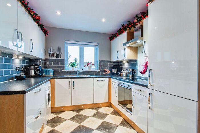 2 Bedroom Flat For Sale In Fieldmoor Lodge, Pudsey, LS28