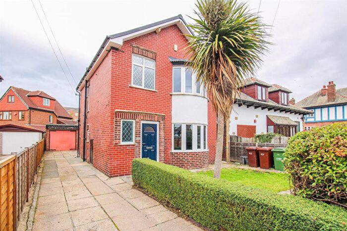 3 Bedroom Detached House For Sale In Horbury Road, Wakefield, WF2