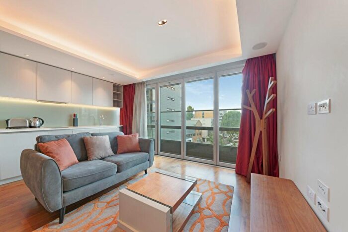 Apartment To Rent In Canaletto Tower, City Road, EC1V