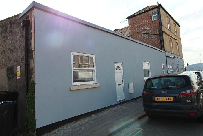 2 Bedroom Flat To Rent In Jubilee Road, Weston-Super-Mare, BS23