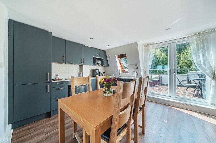 2 Bedroom Flat For Sale In Westville Road, London, W12