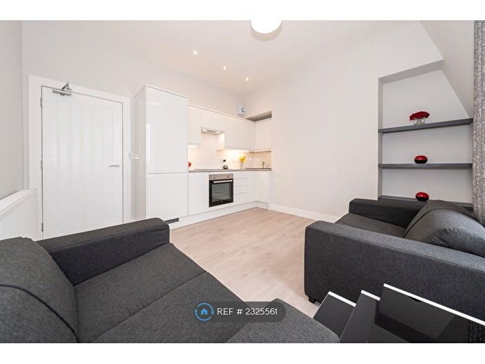 2 Bedroom Flat To Rent In Menzies Road, Aberdeen, AB11