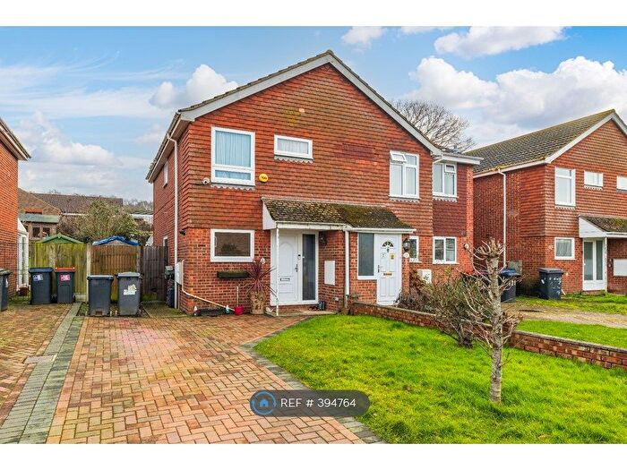 2 Bedroom Semi-Detached House To Rent In Field Avenue, Canterbury, CT1