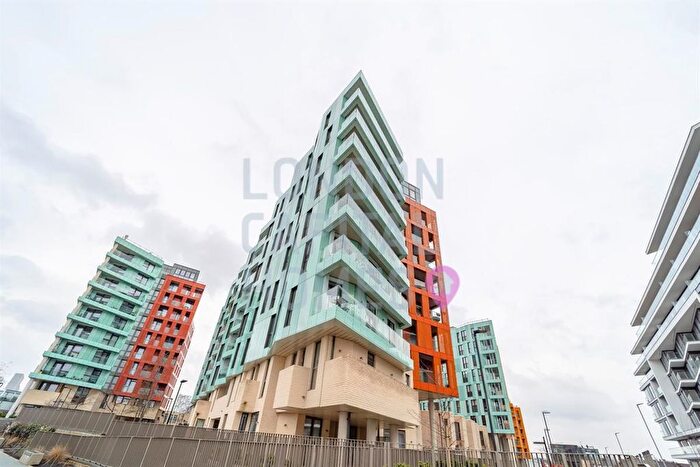 2 Bedroom Flat For Sale In Gordian Apartments, Cable Walk, London, SE10