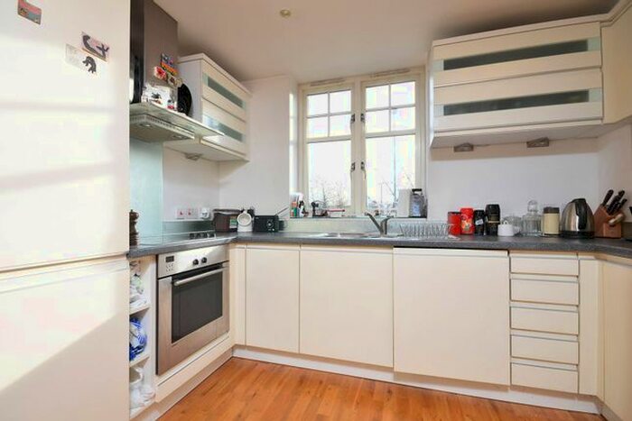 2 Bedroom Flat To Rent In Kingston Vale, Kingston Vale, London, SW15