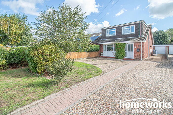 3 Bedroom Chalet For Sale In Orchid Avenue, Dereham, NR19
