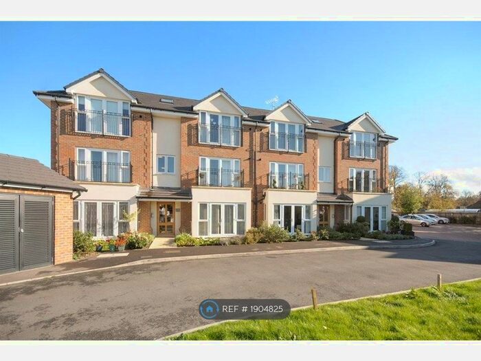 2 Bedroom Flat To Rent In Merchant Close, Epsom, KT19