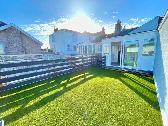 2 Bedroom Flat To Rent In Fore Street, St. Marychurch, Torquay, TQ1