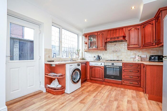 3 Bedroom Detached House For Sale In Barnsdale Estate, Castleford, WF10