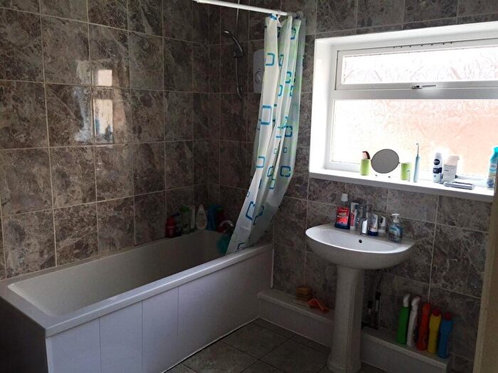 2 Bedroom Flat To Rent In Heaton, Newcastle Upon Tyne, NE6