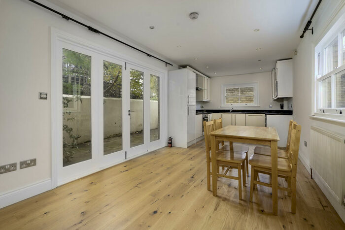 2 Bedroom Apartment To Rent In Caledonian Road, London, N7