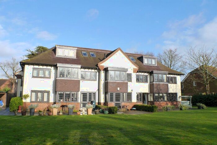 2 Bedroom Flat To Rent In Flat Paveley House, Fishbourne Road East, Chichester, West Sussex, PO19