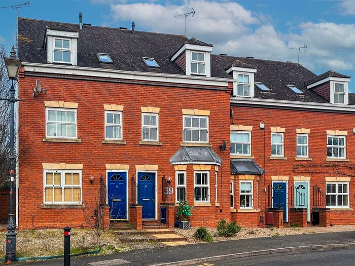 3 Bedroom Terraced House For Sale In Charter Approach, Off West St, Nr Central Warwick, CV34