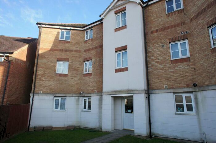 2 Bedroom Apartment For Sale In Michigan Close, Turnford, EN10