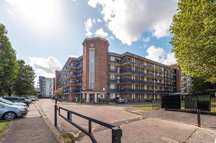 3 Bedroom Flat For Sale In Randisbourne Gardens, Beckenham Hill, London, SE6