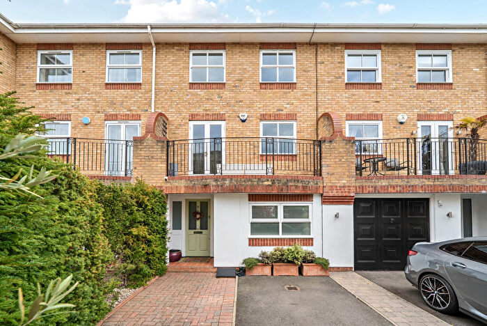 4 Bedroom Terraced House For Sale In Northweald Lane, Kingston Upon Thames, KT2