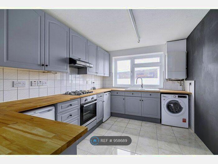 2 Bedroom Maisonette To Rent In Albert Road, Belvedere, DA17