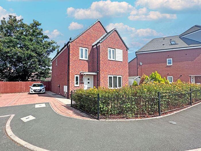 4 Bedroom Detached House For Sale In Laura Roberts Close, West Bromwich, B70