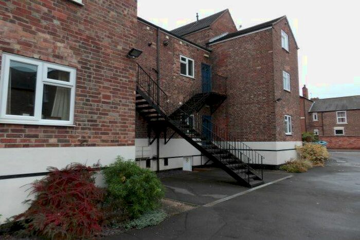 1 Bedroom Flat To Rent In Musters Road, Nottingham, NG2