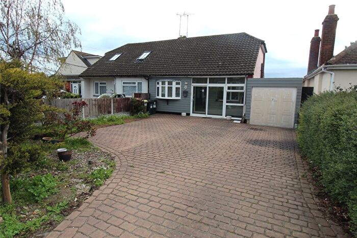 2 Bedroom Bungalow For Sale In Ashingdon Road, Rochford, Essex, SS4