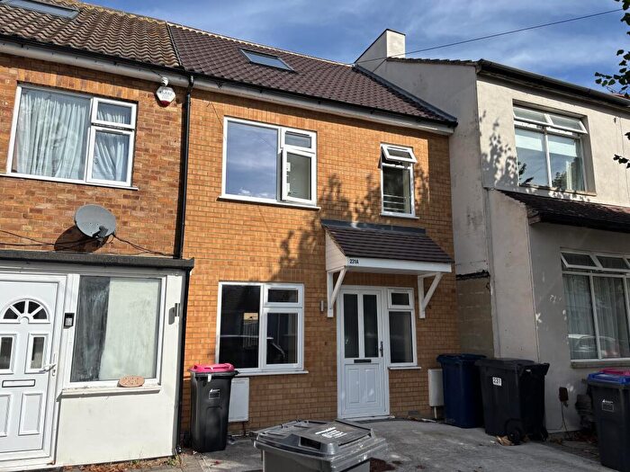 3 Bedroom Terraced House To Rent In South Avenue, Southend-on-sea, SS2