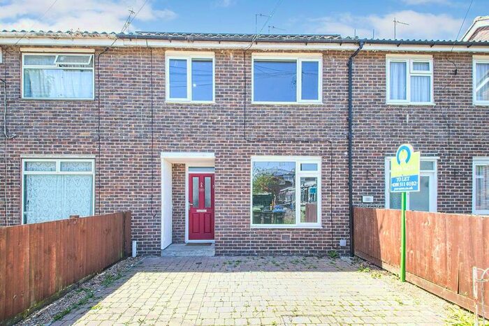 3 Bedroom Detached House To Rent In Mottisfont Road, London, SE2