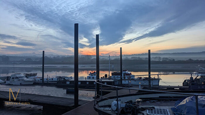 2 Bedroom House Boat For Sale In Houseboat, Port Medway Marina, Rochester, ME2