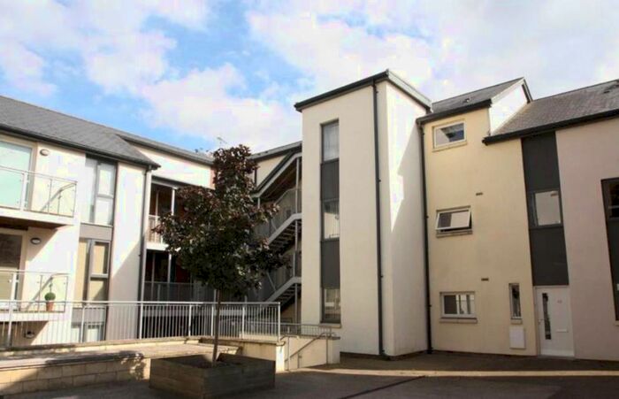 2 Bedroom Flat To Rent In Burgess Square, Brackley, NN13