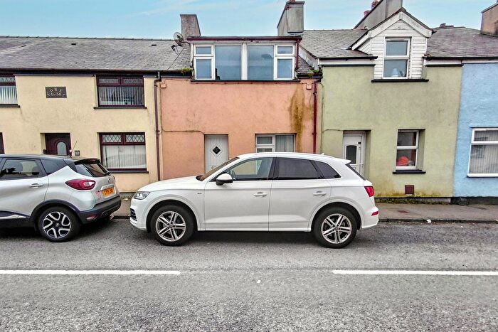 2 Bedroom Terraced House For Sale In High Street, Deiniolen, Caernarfon, LL55
