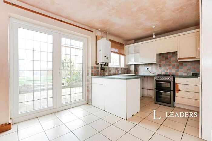 3 Bedroom Terraced House For Sale In Annesley Close, Northampton, Northamptonshire, NN3