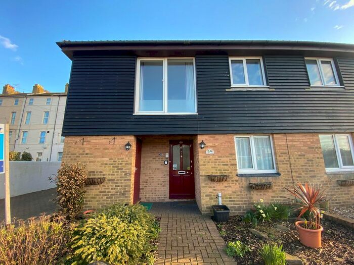 2 Bedroom Property To Rent In South Road, Hythe, CT21