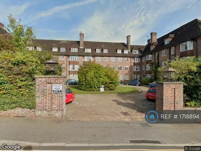 2 Bedroom Flat To Rent In Chaucer Court, Guildford, GU2