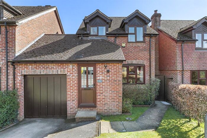 3 Bedroom Link Detached House For Sale In Clinkard Place, Lane End (Frieth Boarders), HP14