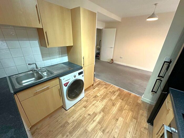 1 Bedroom Flat For Sale In Alexander House, Aldershot, GU11