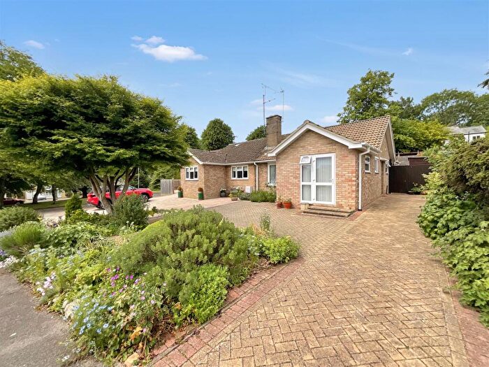 2 Bedroom Bungalow For Sale In Tinglesfield, Stratton, Cirencester, GL7