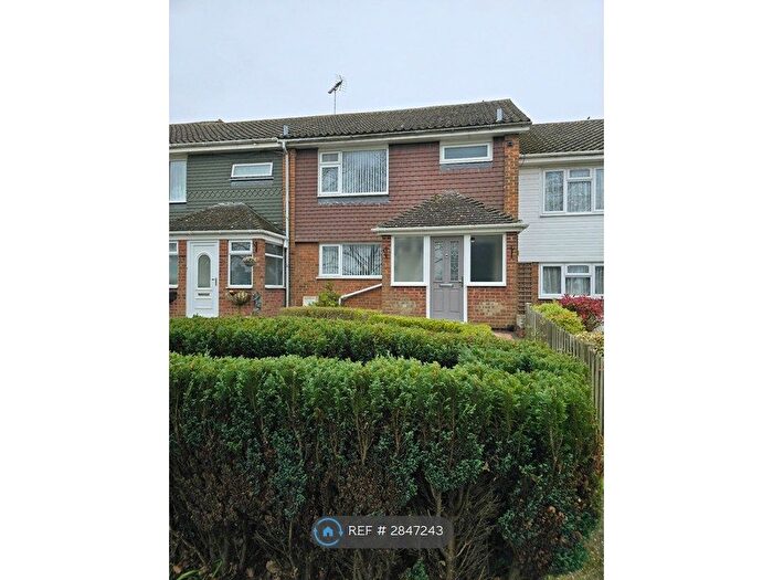 3 Bedroom Terraced House To Rent In Lambes Court, Gillingham, ME8