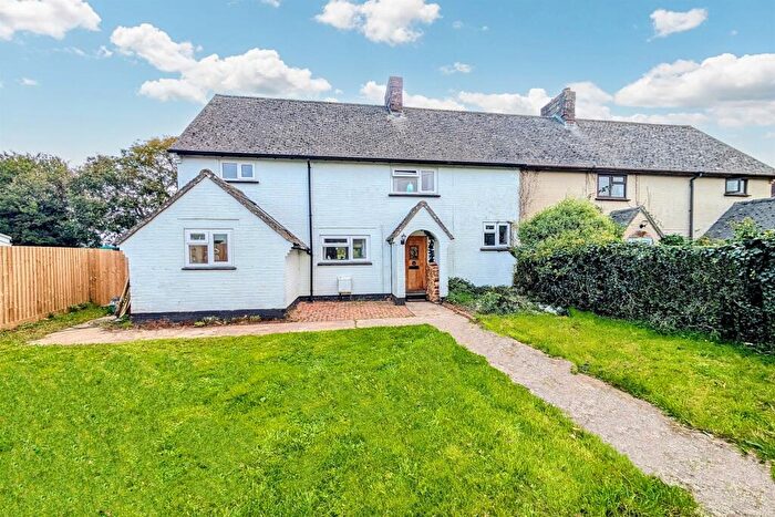 3 Bedroom Semi Detached House For Sale In Winterborne Kingston, DT11