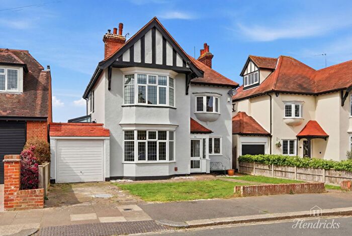4 Bedroom Detached House For Sale In Tyrone Road, Southend-On-Sea, SS1