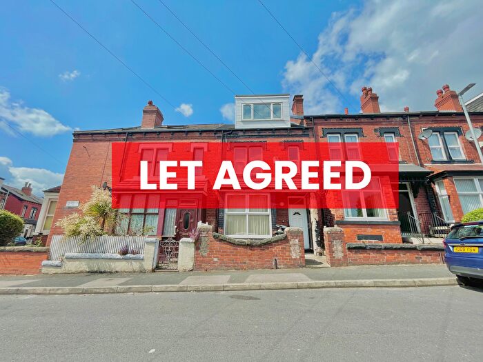 1 Bedroom Flat To Rent In Baldovan Place, Leeds, LS8