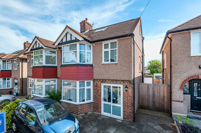 4 Bedroom Semi-Detached House To Rent In Dulverton Road, London, SE9