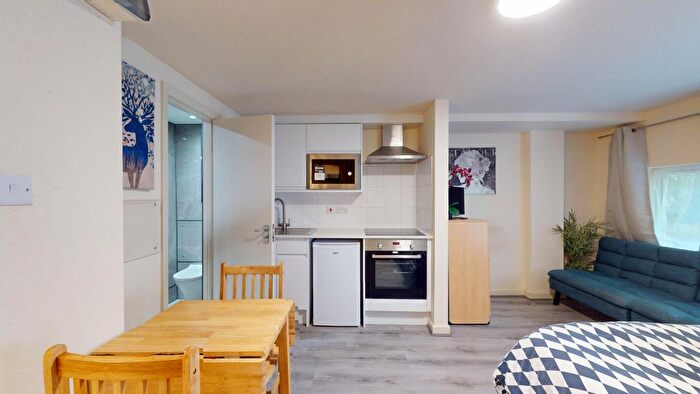 Studio To Rent In Chatsworth Road, Mapesbury, London, NW2