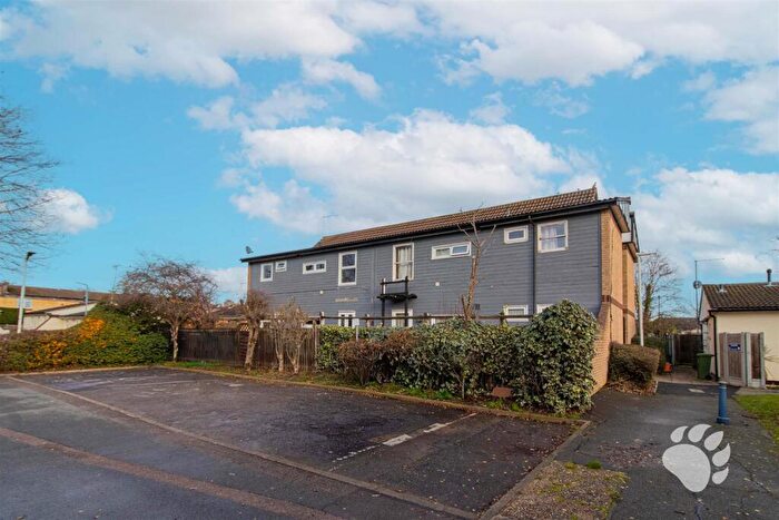 1 Bedroom Flat For Sale In Holgate, Burnt Mills, SS13