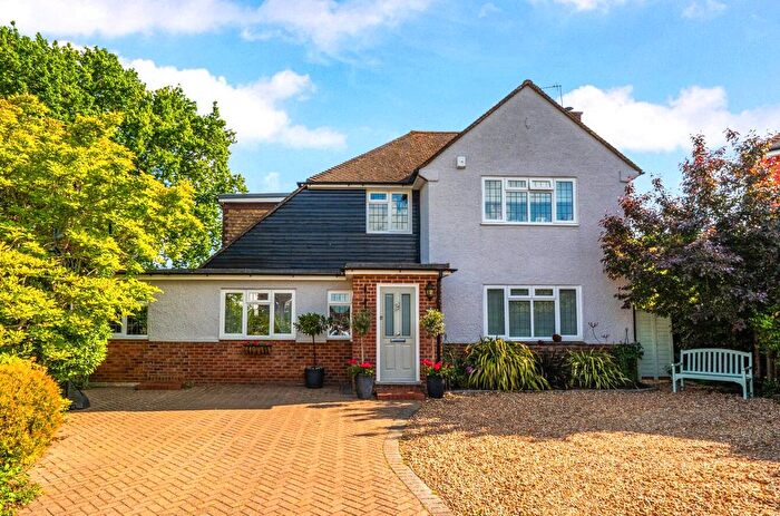 4 Bedroom Detached House For Sale In Shalford, Guildford, Surrey, GU4