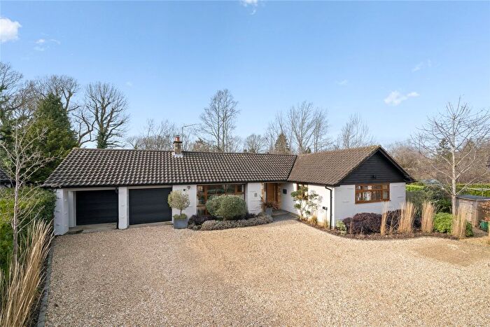 4 Bedroom Bungalow For Sale In Parkside Close, East Horsley, Leatherhead, Surrey, KT24