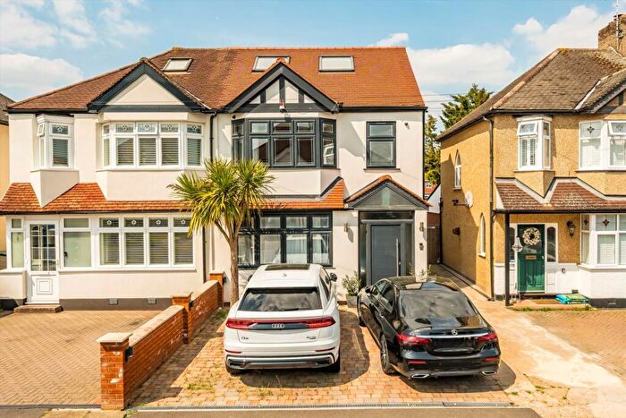 4 Bedroom House To Rent In Carlingford Road, Morden Park, SM4