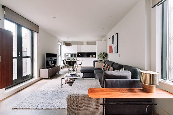 2 Bedroom Flat For Sale In The Piazza Residences, Covent Garden, WC2R