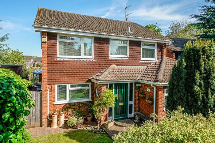 4 Bedroom Detached House For Sale In Gladeside, St. Albans, AL4