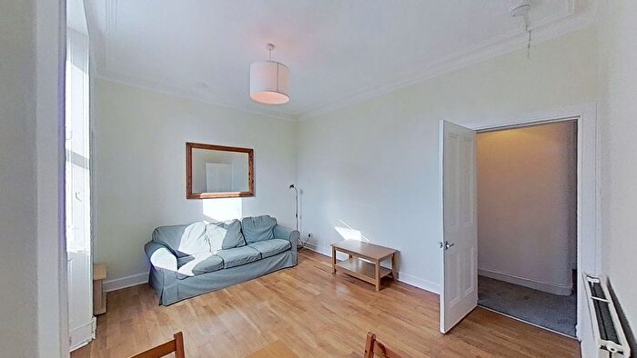 2 Bedroom Flat To Rent In Cheyne Street, Edinburgh, Midlothian, EH4