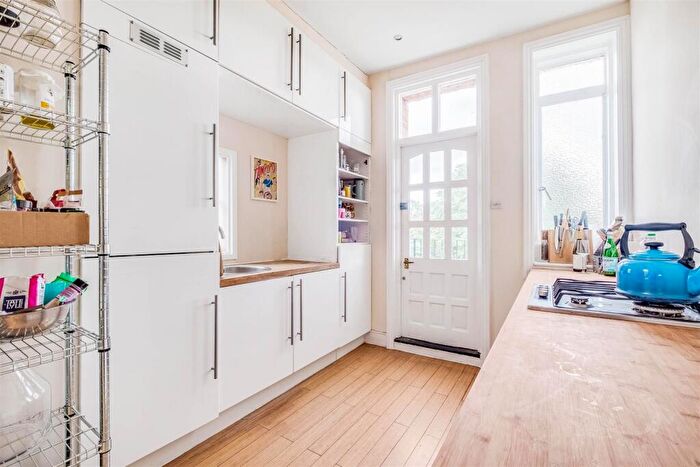 2 Bedroom Flat To Rent In Sheengate Mansions, East Sheen, SW14