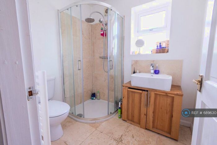 1 Bedroom Flat To Rent In Brownberrie Lane, Horsforth, Leeds, LS18